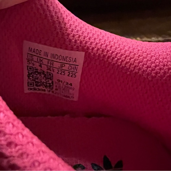 NIB Adidas superstar Hot Pink 5.5 - Picture 4 of 6